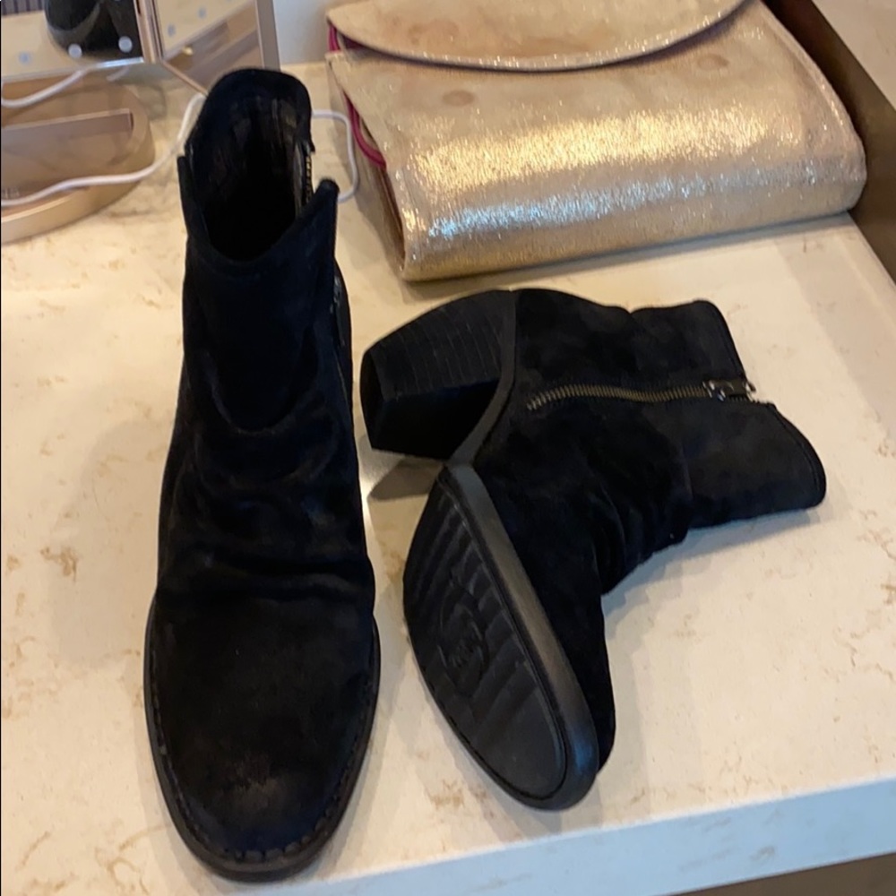 Born 8.5 black booties.  3.5 inch heel